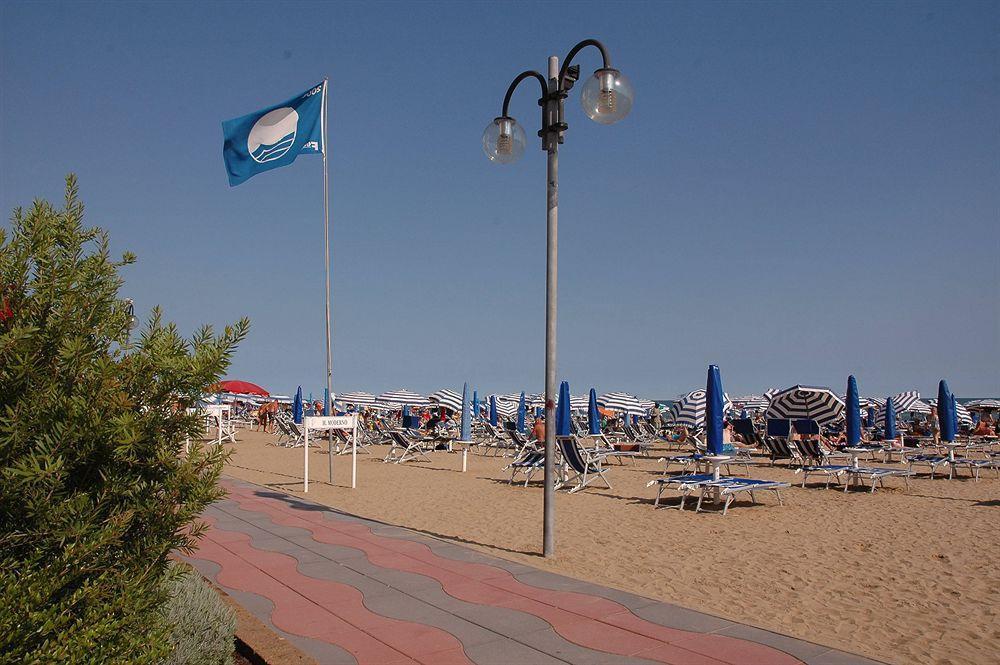 Hotel Moderno Lido di Jesolo Exterior foto